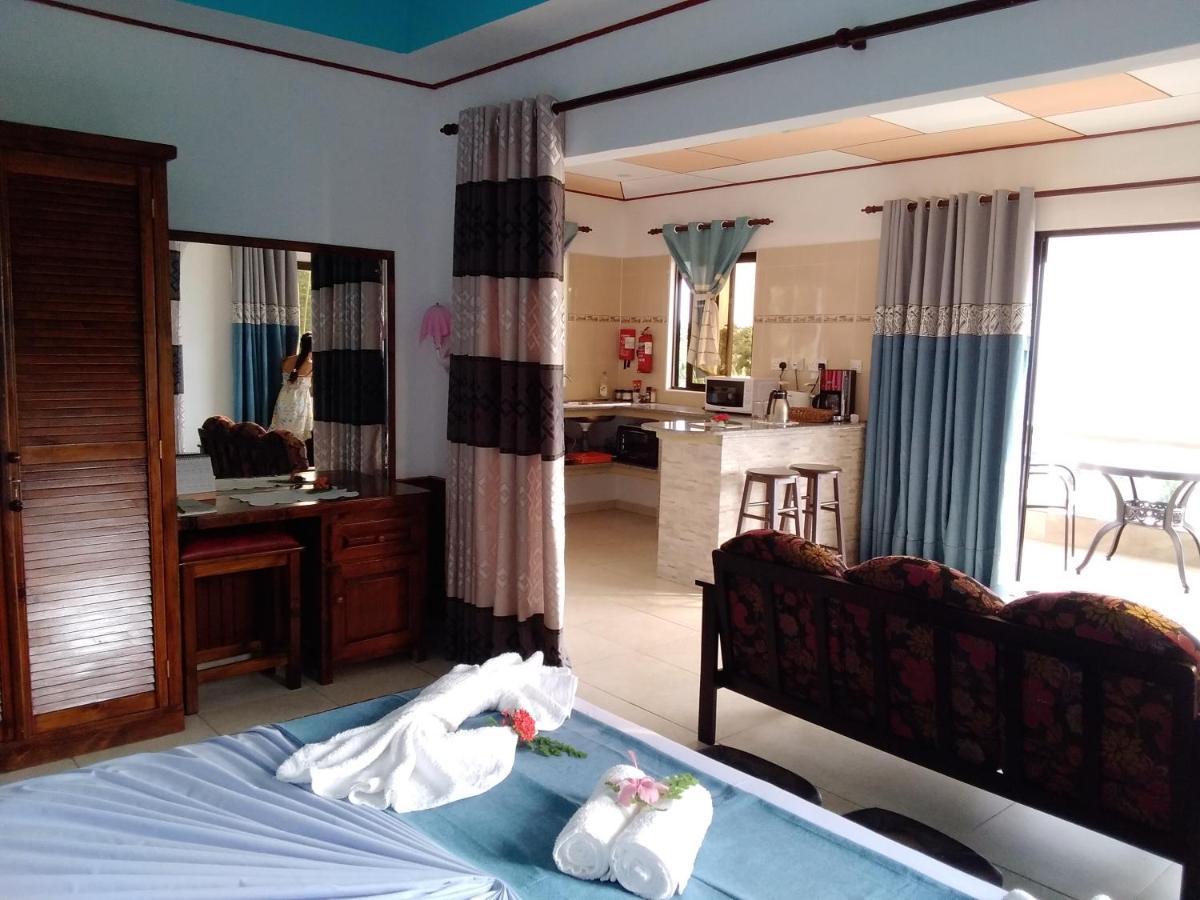 Les Elles Guesthouse Self Catering Baie Lazare  Bagian luar foto
