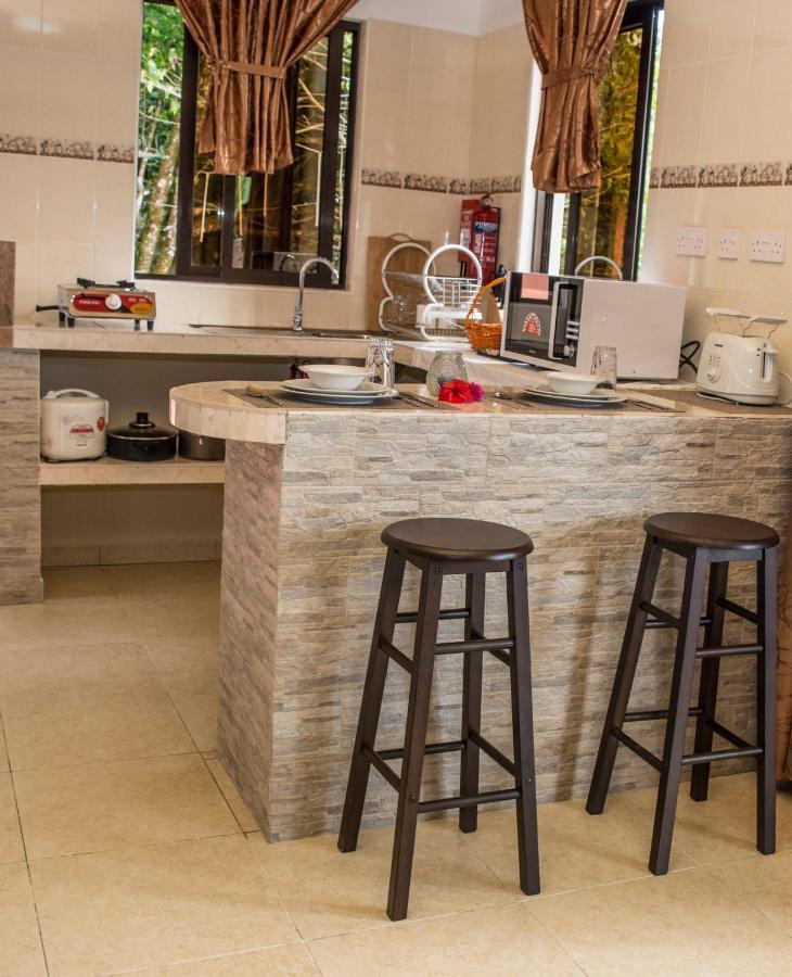 Les Elles Guesthouse Self Catering Baie Lazare  Bagian luar foto