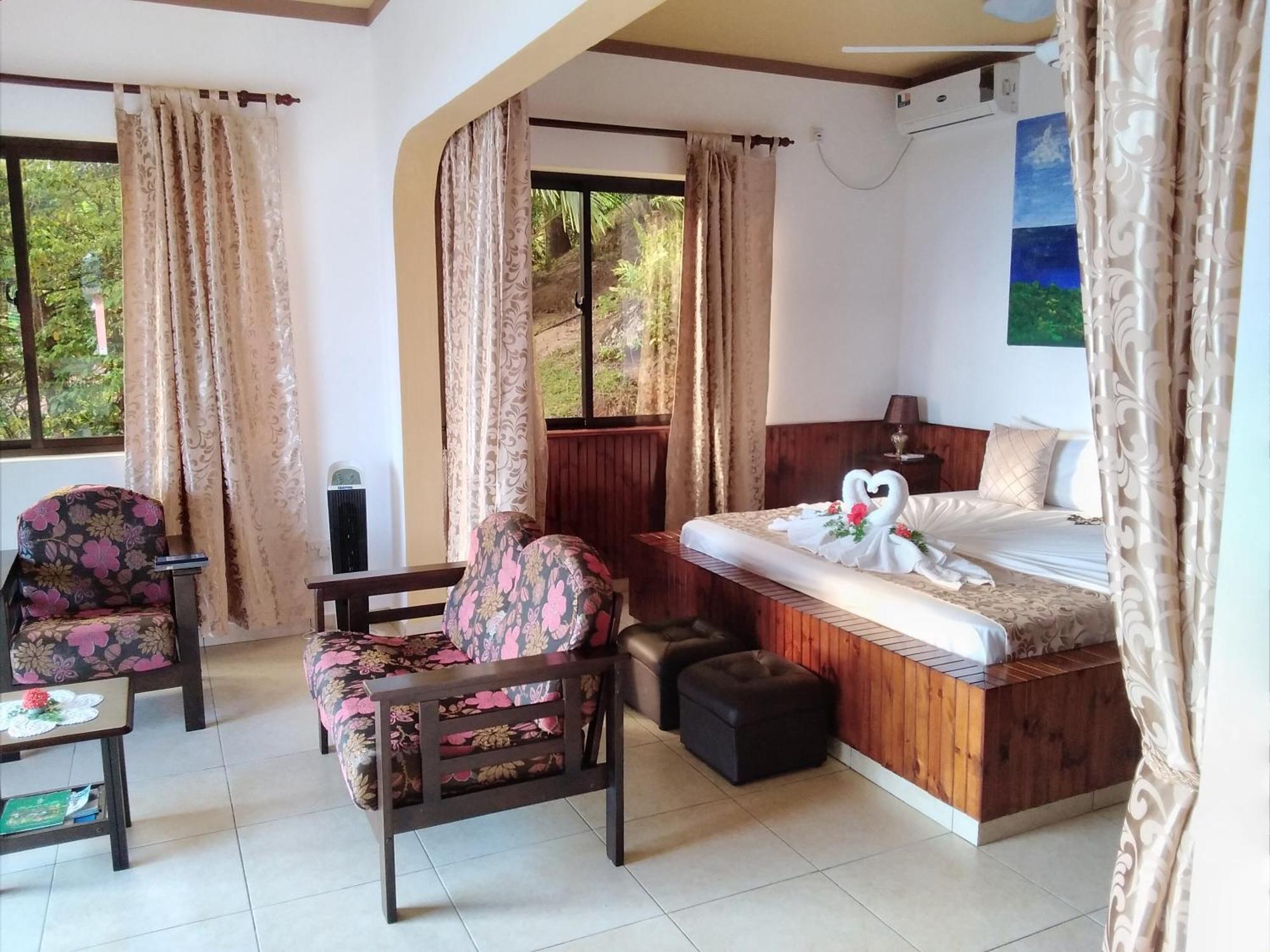 Les Elles Guesthouse Self Catering Baie Lazare  Ruang foto