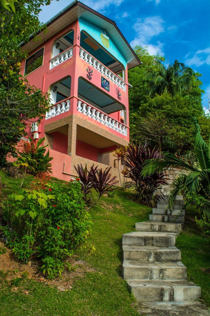 Les Elles Guesthouse Self Catering Baie Lazare  Bagian luar foto